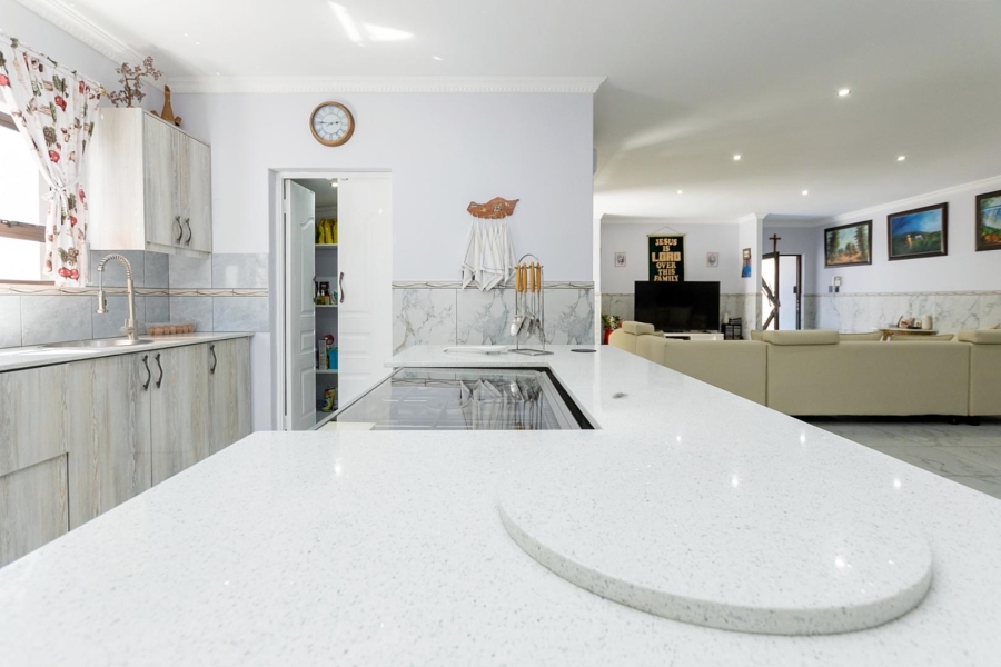 4 Bedroom Property for Sale in Country Club Western Cape